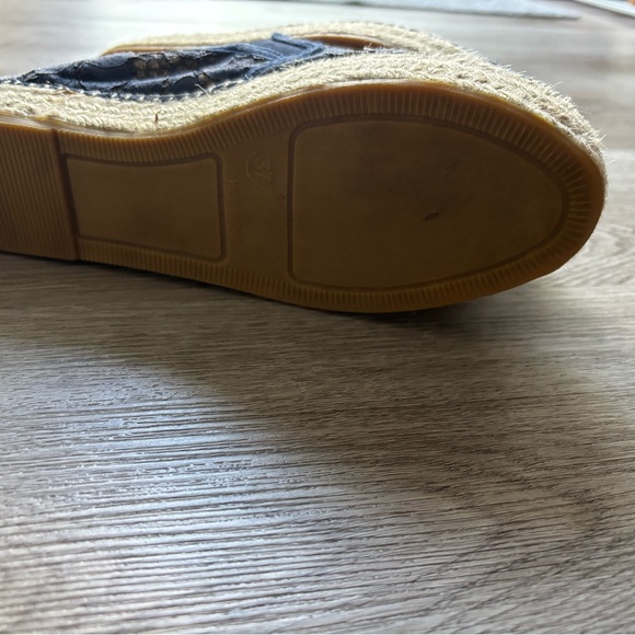 Tom Poms - Women's Lace Espadrilles - Picture 6 of 6